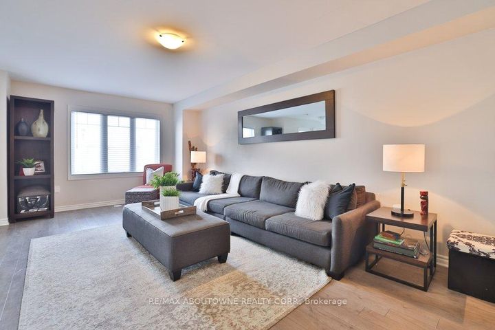 Photo 8 at 1133 Duignan Crescent, FO Ford, Milton