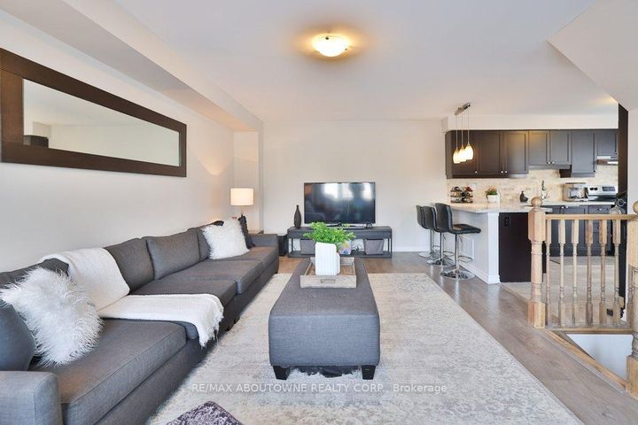 Photo 10 at 1133 Duignan Crescent, FO Ford, Milton