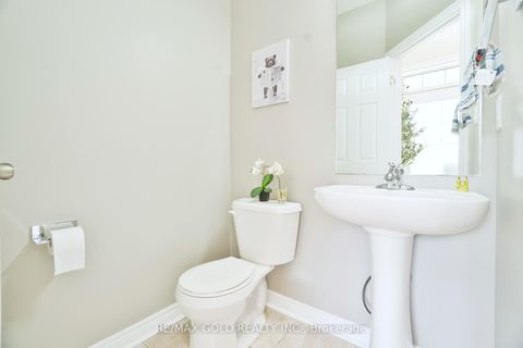 Photo 3 at 56 Snelgrove Crescent, West Bayfield, Barrie