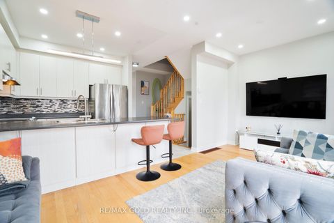 Photo 6 at 56 Snelgrove Crescent, West Bayfield, Barrie