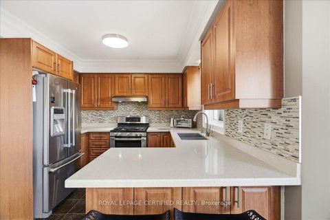 Photo 11 at 154 Country Lane, Painswick South, Barrie