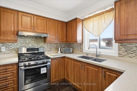 Photo 12 at 154 Country Lane, Painswick South, Barrie