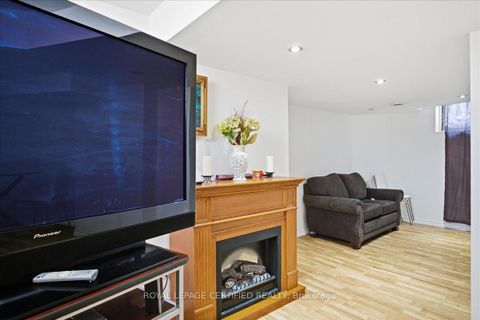 Photo 39 at 154 Country Lane, Painswick South, Barrie