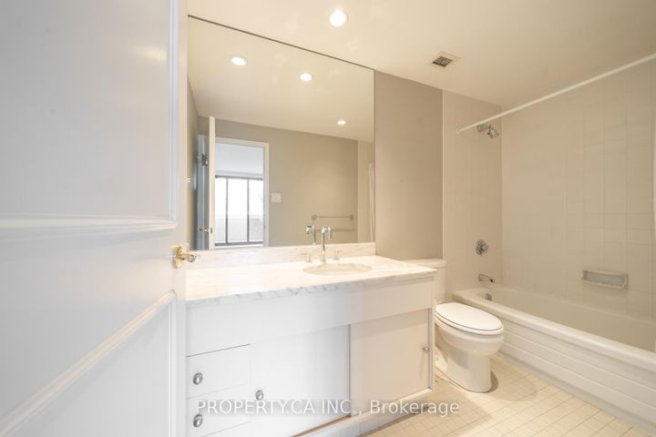Photo 10 at 606 - 55a Avenue Road, Annex, Toronto