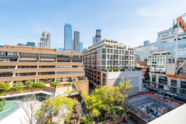 Photo 17 at 606 - 55a Avenue Road, Annex, Toronto