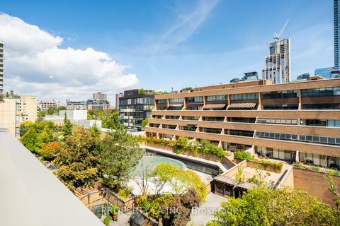 Photo 12 at 606 - 55a Avenue Road, Annex, Toronto