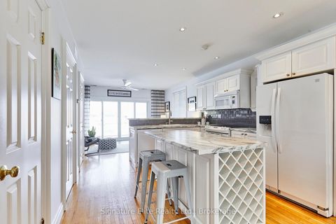 Photo 15 at 14 - 7 Brimley Road S, Cliffcrest, Toronto