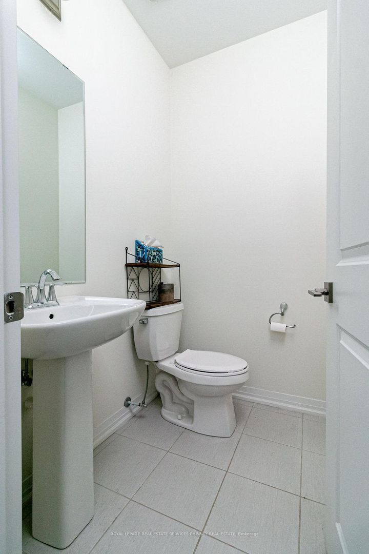 Photo 4 at 124 Stork Street, GO Glenorchy, Oakville