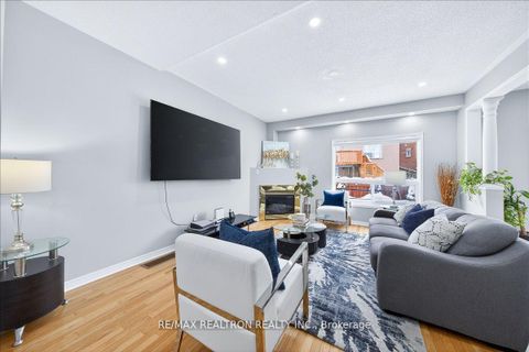 Photo 10 at 209 Old Colony Road, Oak Ridges Lake Wilcox, Richmond Hill