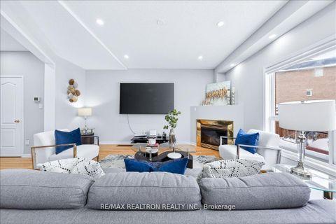 Photo 14 at 209 Old Colony Road, Oak Ridges Lake Wilcox, Richmond Hill