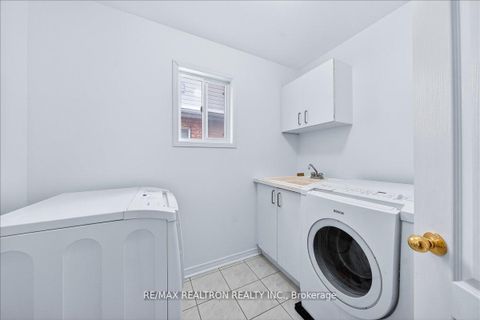 Photo 25 at 209 Old Colony Road, Oak Ridges Lake Wilcox, Richmond Hill