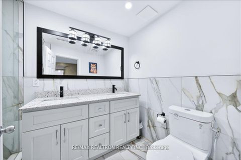 Photo 36 at 209 Old Colony Road, Oak Ridges Lake Wilcox, Richmond Hill