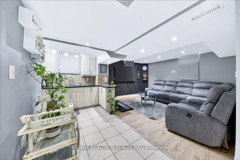 Photo 38 at 209 Old Colony Road, Oak Ridges Lake Wilcox, Richmond Hill