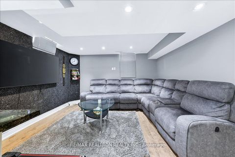 Photo 39 at 209 Old Colony Road, Oak Ridges Lake Wilcox, Richmond Hill