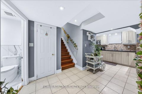 Photo 45 at 209 Old Colony Road, Oak Ridges Lake Wilcox, Richmond Hill