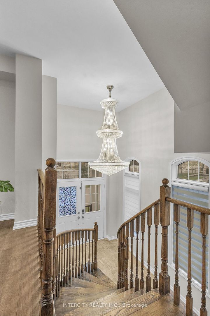 Photo 9 at 45 Roulette Crescent, Bram West, Brampton