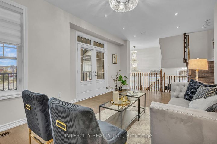 Photo 12 at 45 Roulette Crescent, Bram West, Brampton