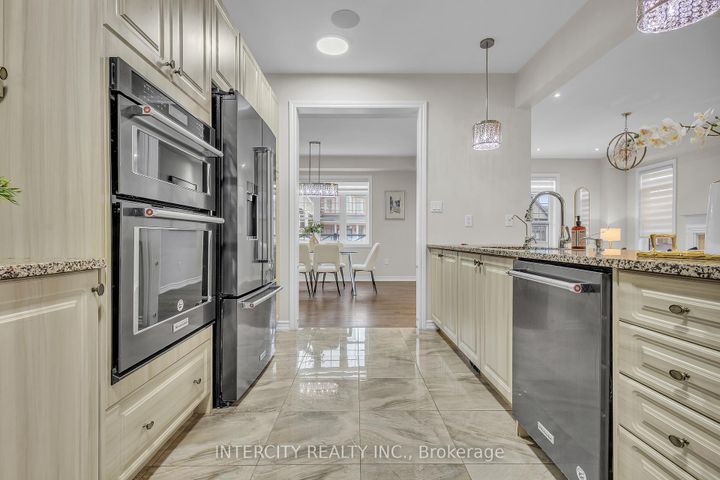 Photo 17 at 45 Roulette Crescent, Bram West, Brampton