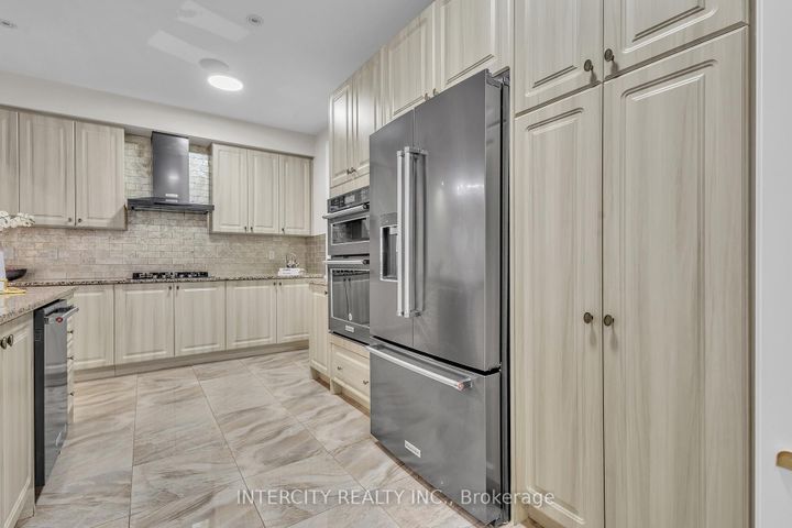 Photo 27 at 45 Roulette Crescent, Bram West, Brampton