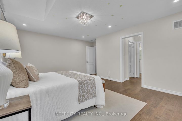 Photo 31 at 45 Roulette Crescent, Bram West, Brampton