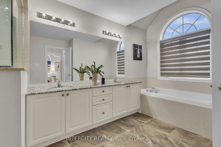 Photo 35 at 45 Roulette Crescent, Bram West, Brampton