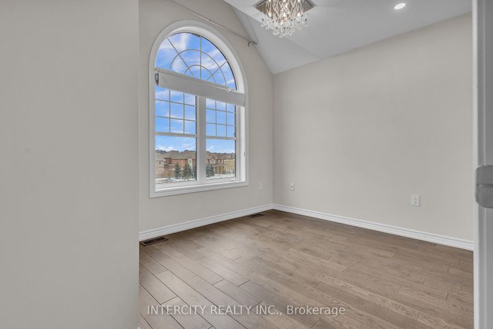 Photo 36 at 45 Roulette Crescent, Bram West, Brampton