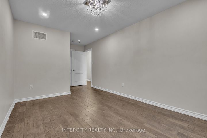 Photo 44 at 45 Roulette Crescent, Bram West, Brampton