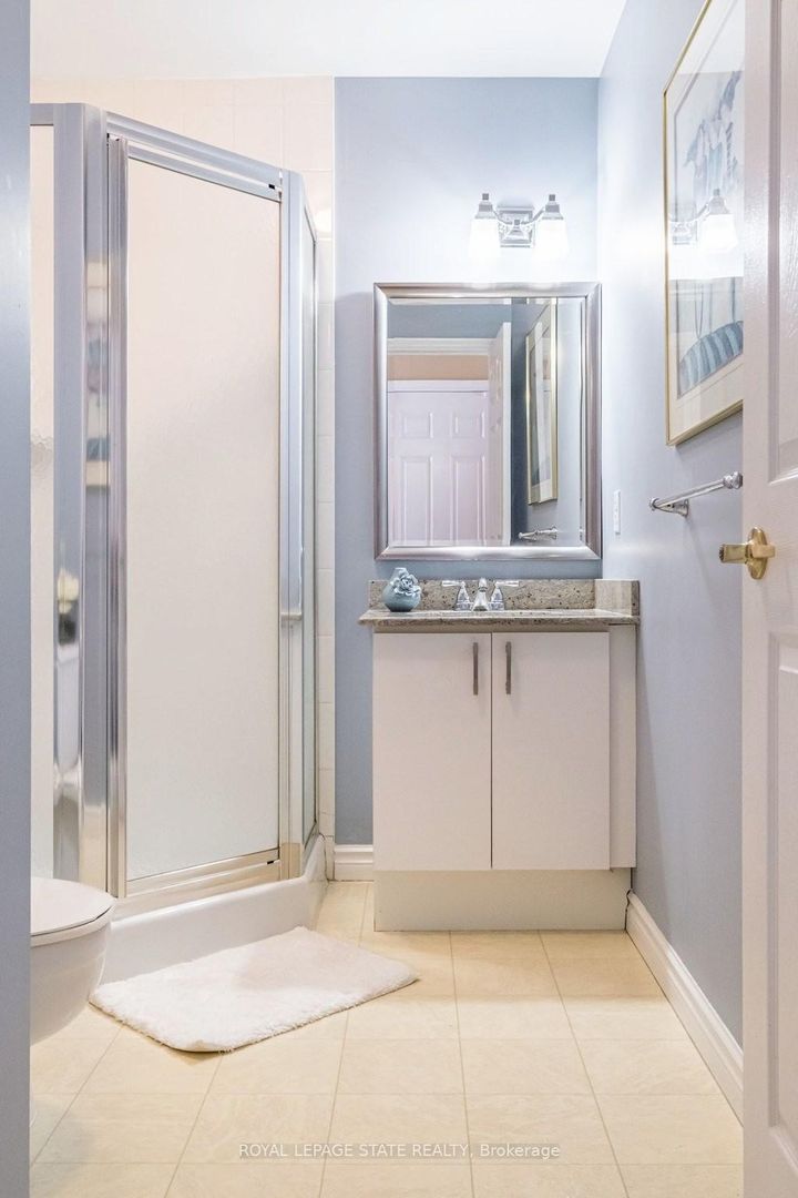 Photo 7 at 28 - 20 Meadowlands Boulevard, Meadowlands, Hamilton