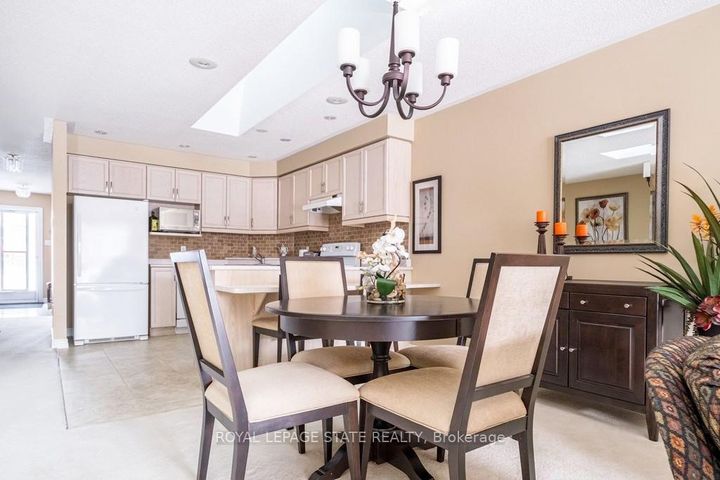 Photo 14 at 28 - 20 Meadowlands Boulevard, Meadowlands, Hamilton