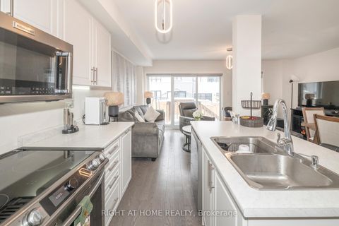 Photo 4 at 30 Caspian Square, Bowmanville, Clarington