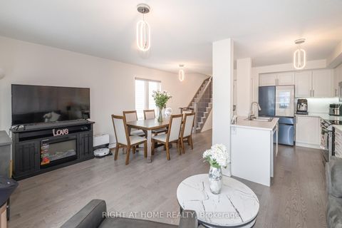 Photo 10 at 30 Caspian Square, Bowmanville, Clarington