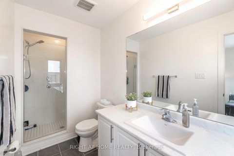 Photo 13 at 30 Caspian Square, Bowmanville, Clarington