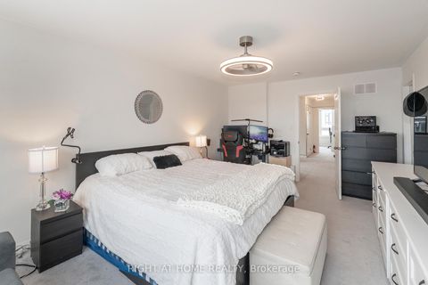 Photo 14 at 30 Caspian Square, Bowmanville, Clarington