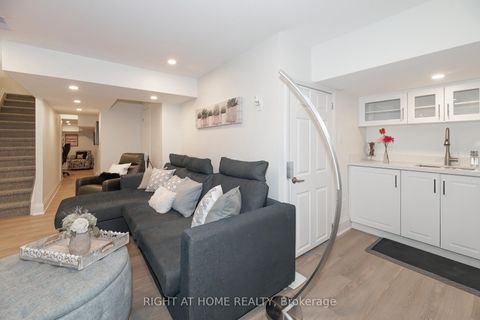 Photo 20 at 30 Caspian Square, Bowmanville, Clarington