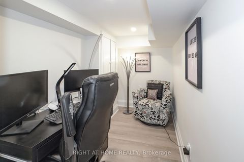 Photo 21 at 30 Caspian Square, Bowmanville, Clarington