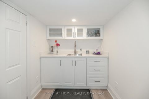 Photo 22 at 30 Caspian Square, Bowmanville, Clarington