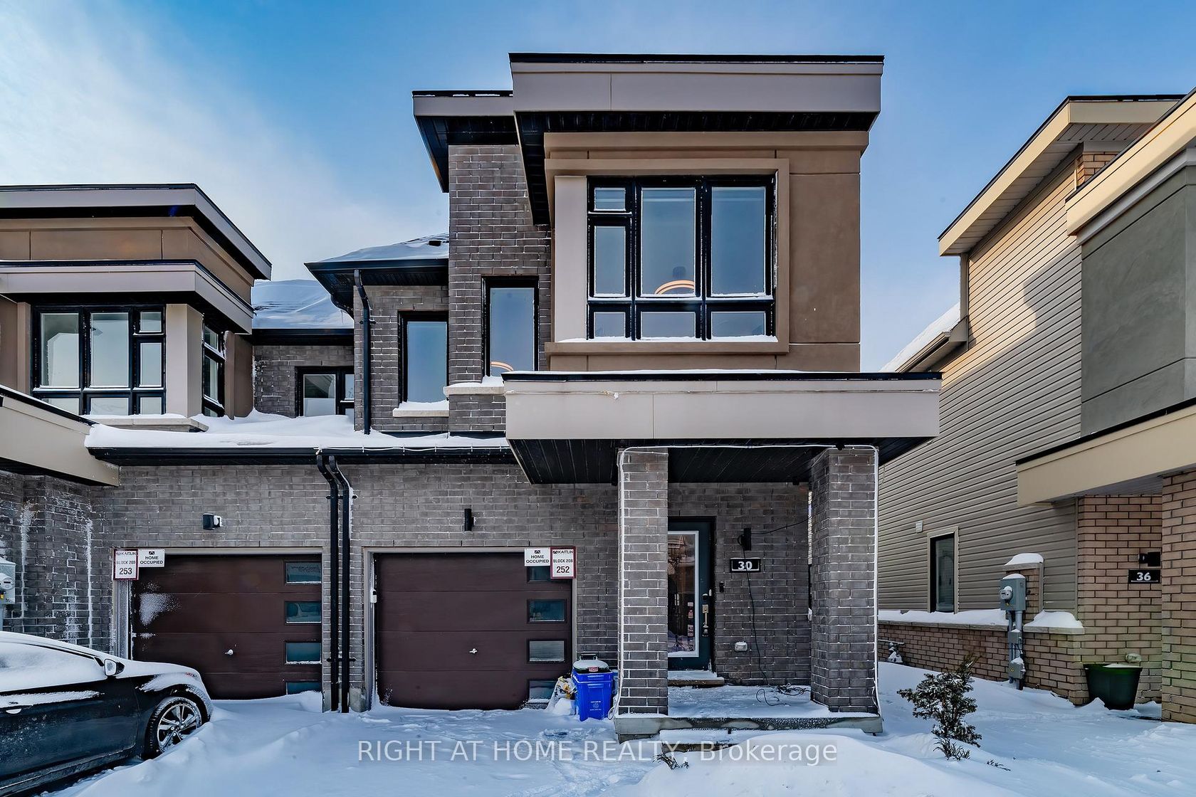 30 Caspian Square, Bowmanville, Clarington 