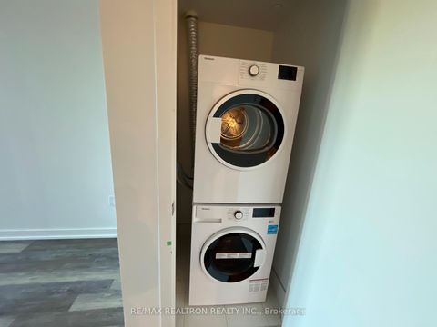 Photo 10 at 401 - 250 Lawrence Avenue W, Lawrence Park North, Toronto