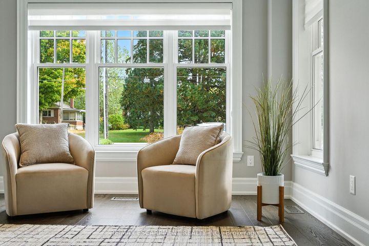 Photo 6 at 391 Patricia Drive, Bayview, Burlington