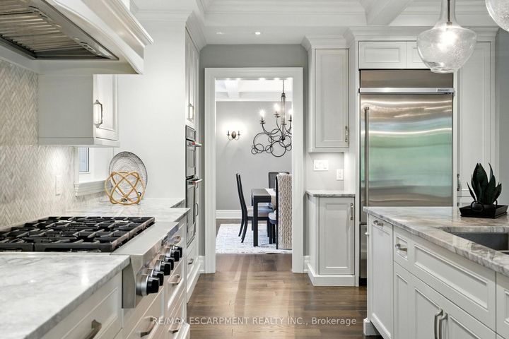 Photo 10 at 391 Patricia Drive, Bayview, Burlington