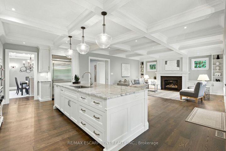 Photo 12 at 391 Patricia Drive, Bayview, Burlington