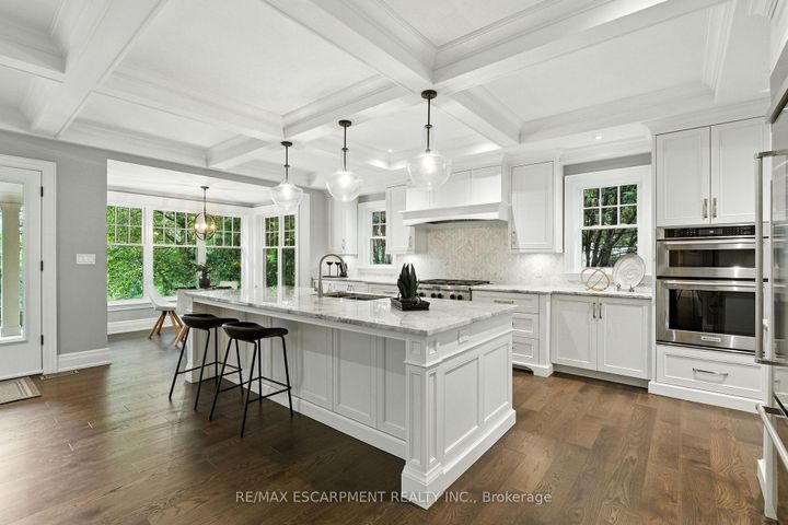 Photo 13 at 391 Patricia Drive, Bayview, Burlington