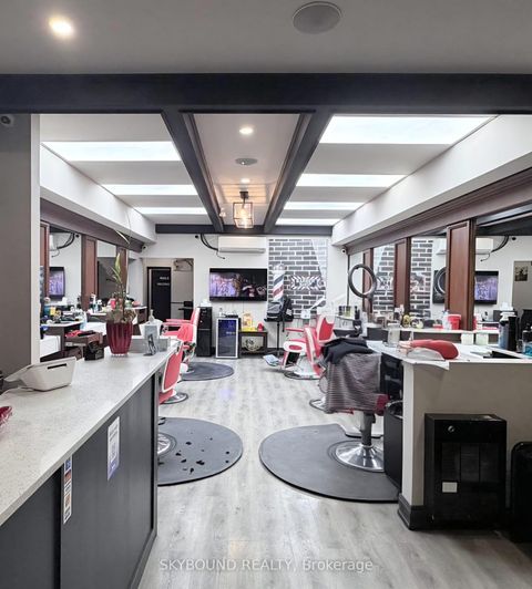 Photo 2 at 543A College Street, Bellwoods, Toronto