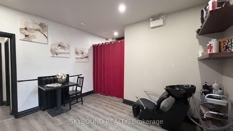 Photo 10 at 543A College Street, Bellwoods, Toronto