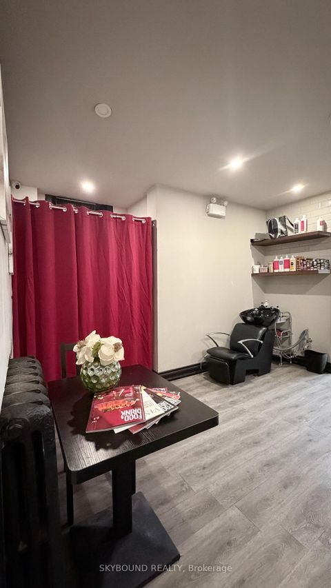 Photo 12 at 543A College Street, Bellwoods, Toronto