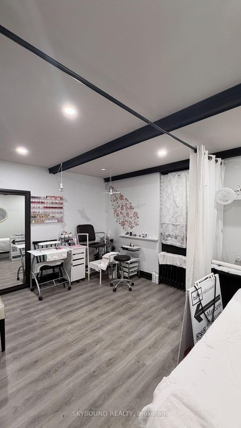 Photo 18 at 543A College Street, Bellwoods, Toronto