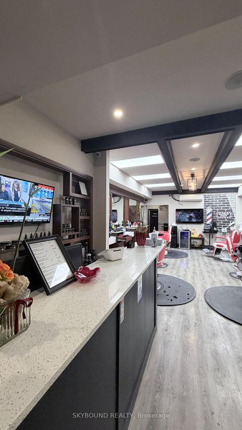 Photo 21 at 543A College Street, Bellwoods, Toronto