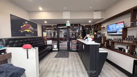 Photo 24 at 543A College Street, Bellwoods, Toronto