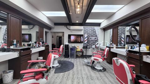 Photo 26 at 543A College Street, Bellwoods, Toronto