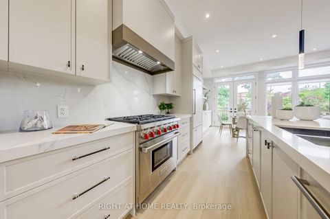 Photo 12 at 102 Parklea Drive, Leaside, Toronto